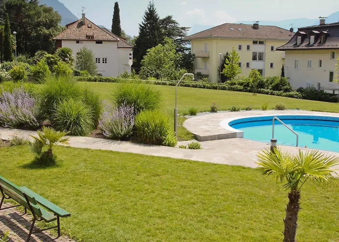 Hotel con piscina: Das Filipinum